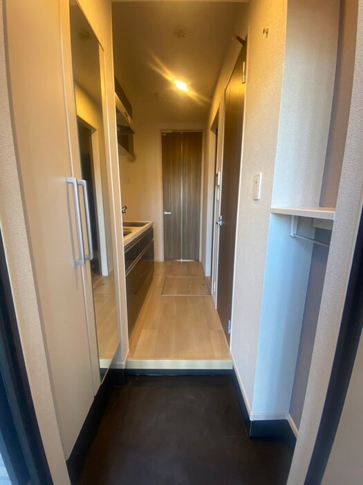 物件内観写真18　(玄関)