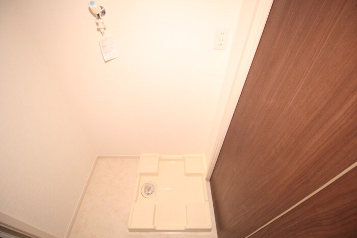 物件内観写真17　(洗濯機置場)