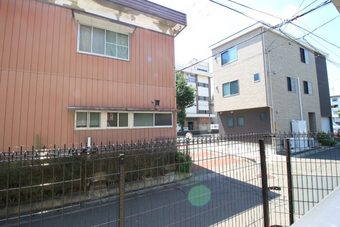 物件内観写真22　(室内からの展望)