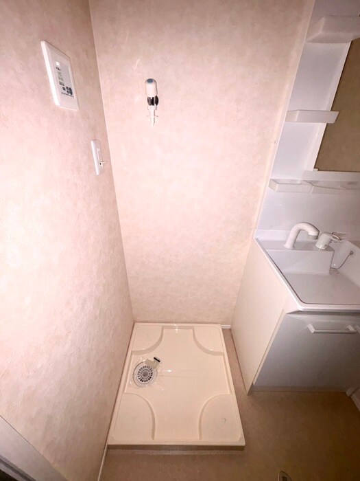 物件内観写真13　(洗濯機置場)