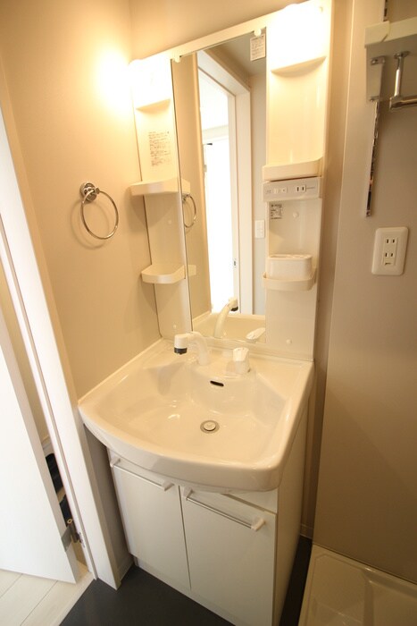 物件内観写真8　(洗面)