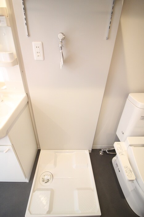 物件内観写真11　(洗濯機置場)