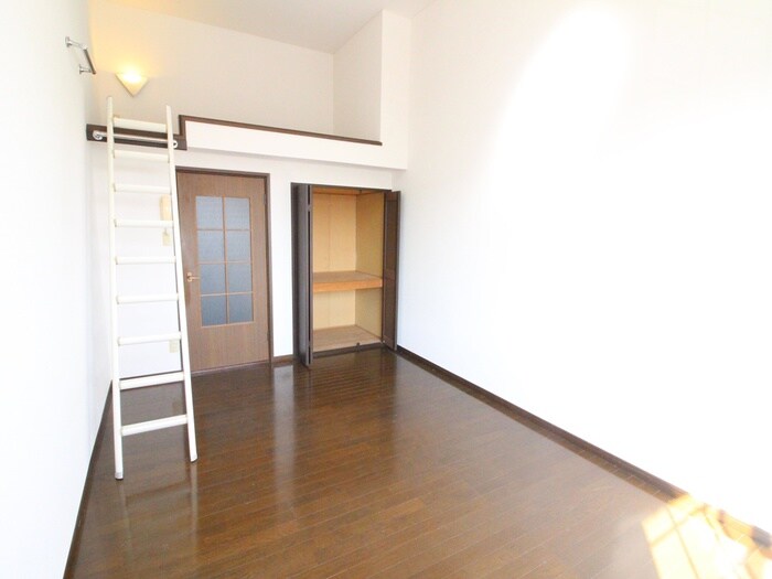 物件内観写真8　(居室)