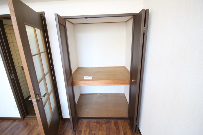 物件内観写真12　(収納)