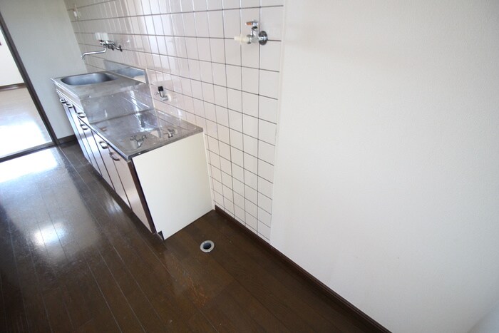 物件内観写真12　(洗濯機置場)