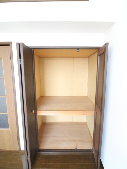 物件内観写真15　(収納)