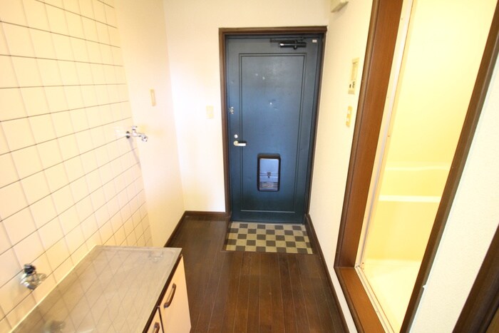 物件内観写真18　(玄関)