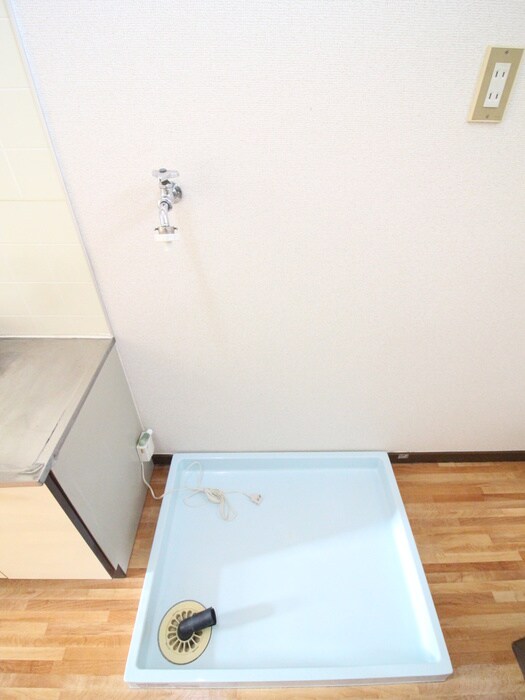 物件内観写真13　(洗濯機置場)