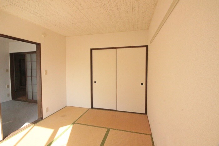 物件内観写真19　(居室)