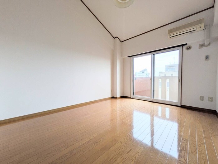 コ－ポアゼリアの居室