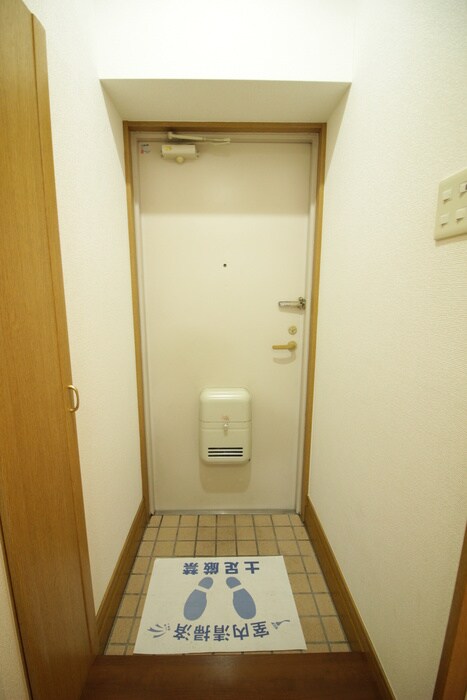 物件内観写真18　(玄関)