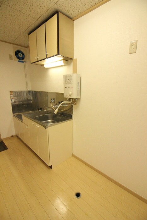 物件内観写真10　(洗濯機置場)