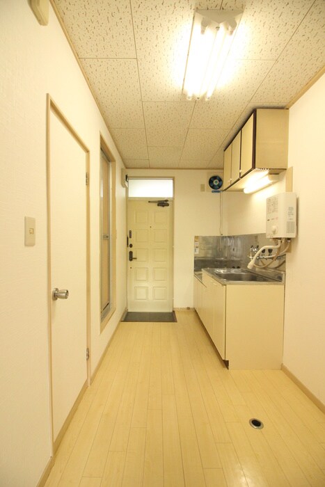 物件内観写真14　(廊下)