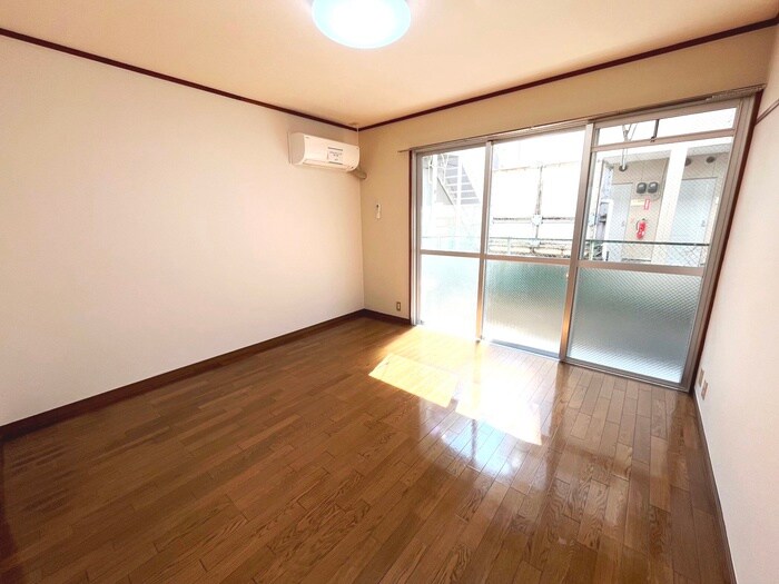 物件内観写真8　(居室)