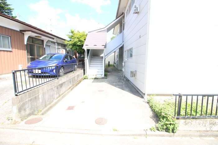 物件外観写真5　(エントランス部分)