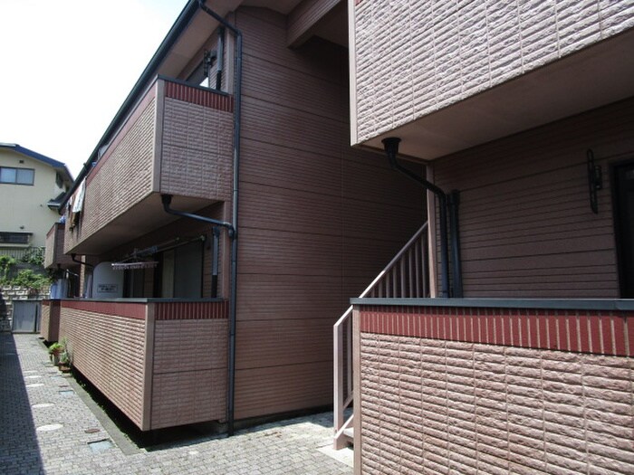 物件外観写真5　(エントランス部分)