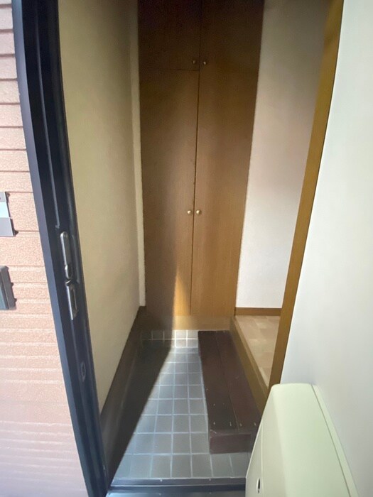 物件内観写真14　(玄関)