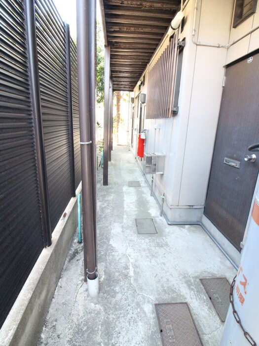 物件外観写真5　(エントランス部分)