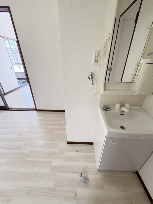 物件内観写真13　(洗濯機置場)