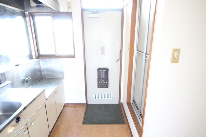 物件内観写真15　(玄関)