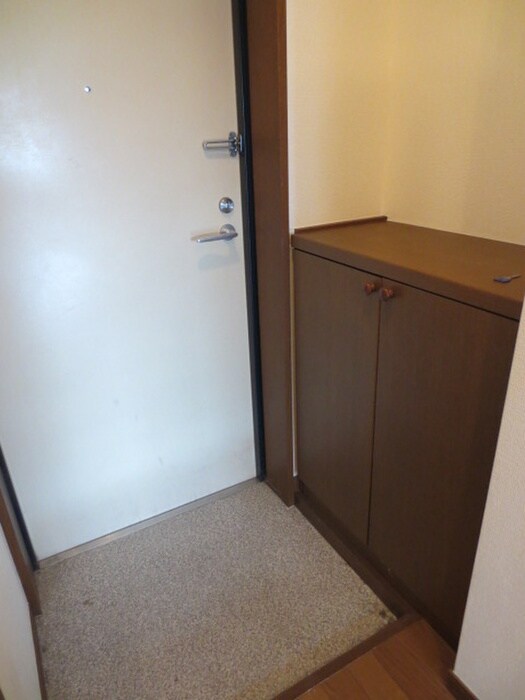 物件内観写真17　(玄関)