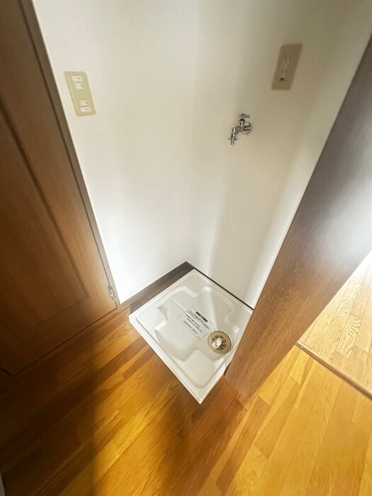 物件内観写真14　(洗濯機置場)