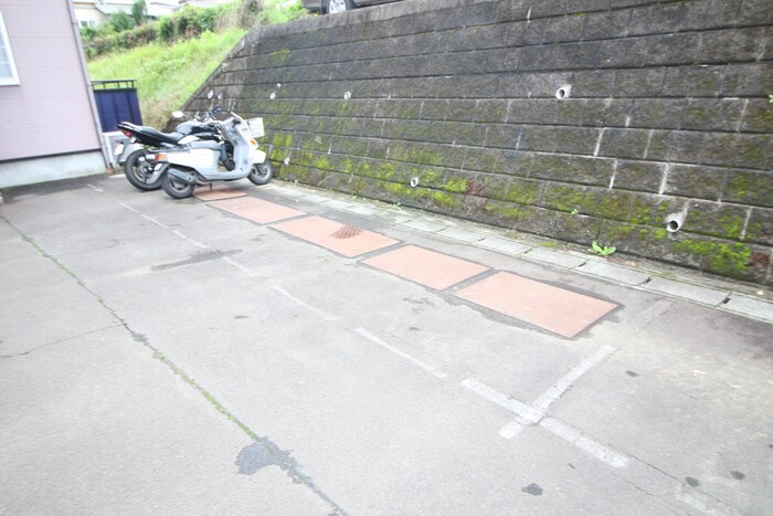 物件外観写真5　(駐輪場)