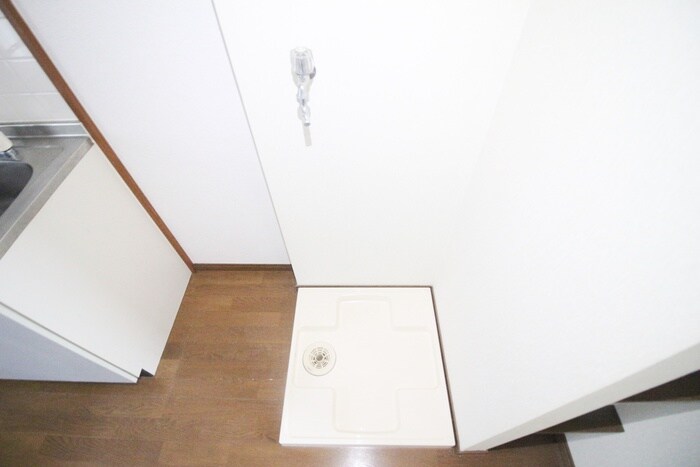 物件内観写真18　(洗濯機置場)