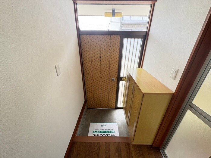 物件内観写真18　(玄関)