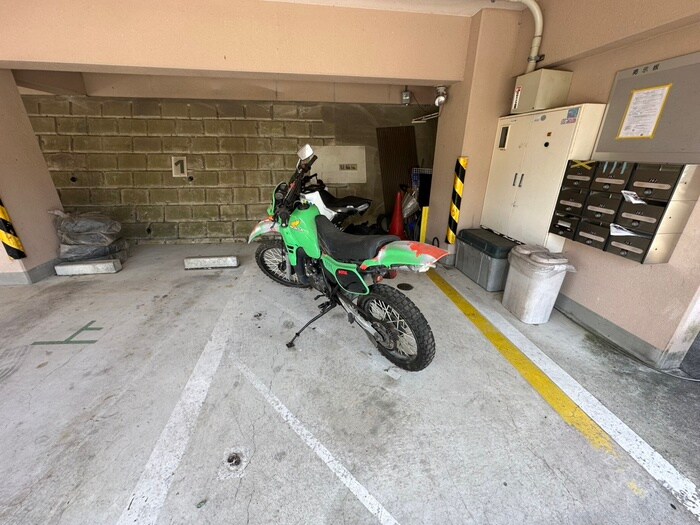 物件外観写真6　(駐輪場)