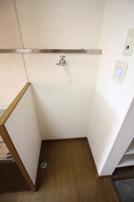 物件内観写真14　(洗濯機置場)