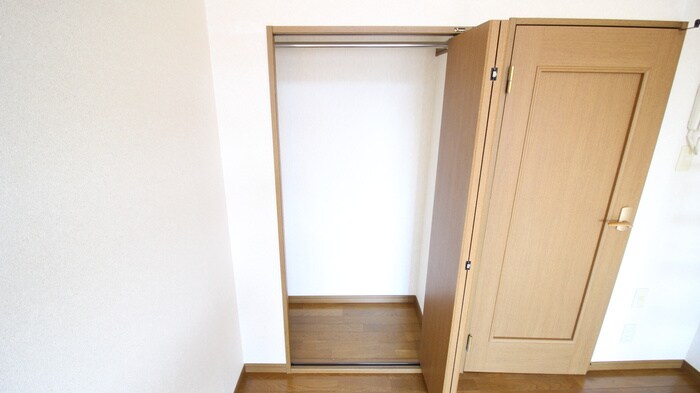 物件内観写真15　(収納)