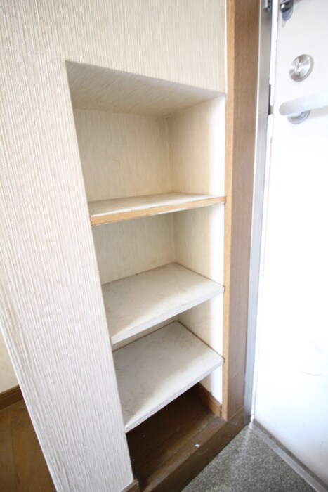 物件内観写真16　(靴箱)