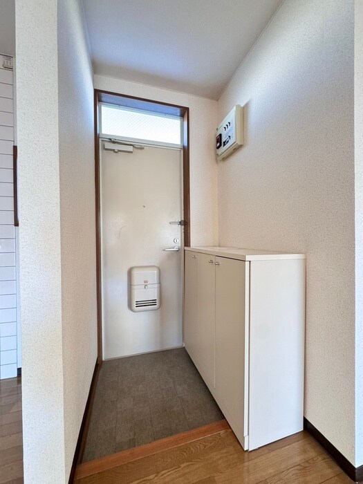 物件内観写真17　(玄関)