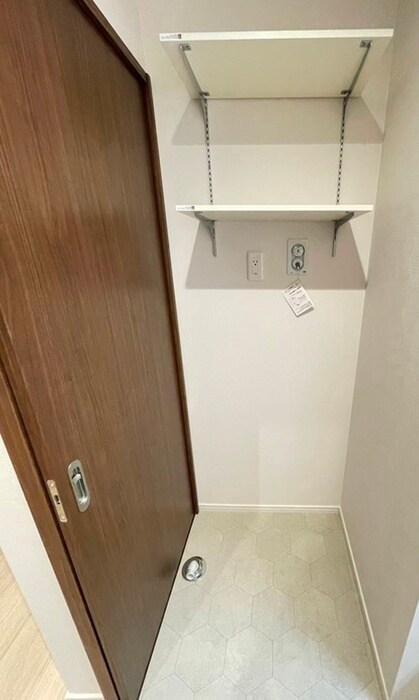物件内観写真14　(洗濯機置場)