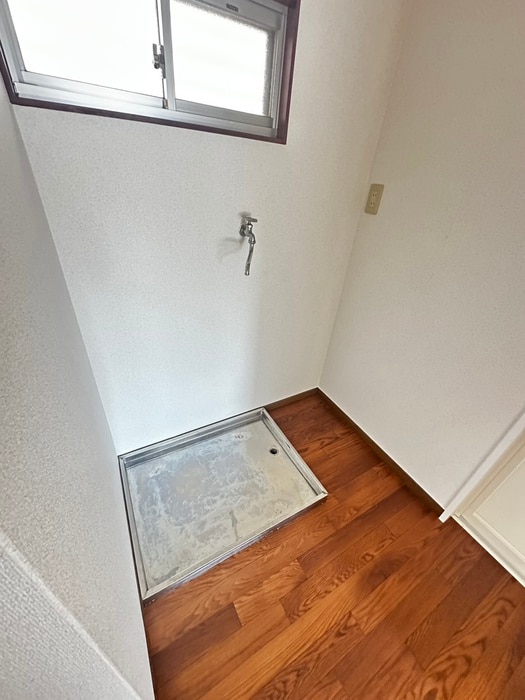 物件内観写真14　(洗濯機置場)