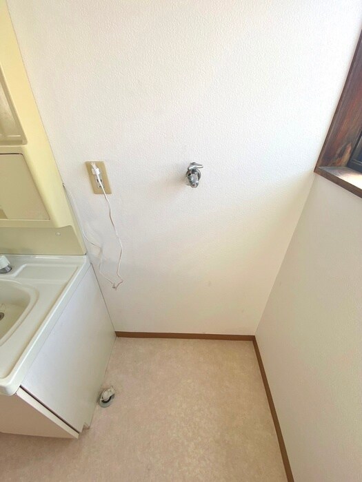 物件内観写真15　(洗濯機置場)