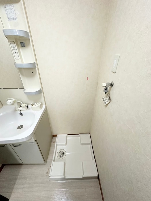 物件内観写真15　(洗濯機置場)