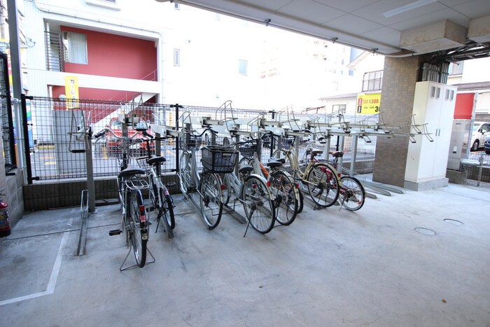 物件外観写真5　(駐輪場)