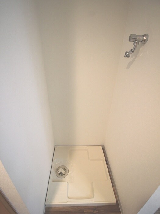 物件内観写真15　(洗濯機置場)