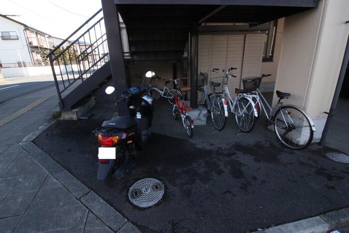 物件外観写真5　(駐輪場)