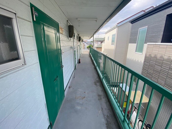 物件外観写真3　(エントランス部分)