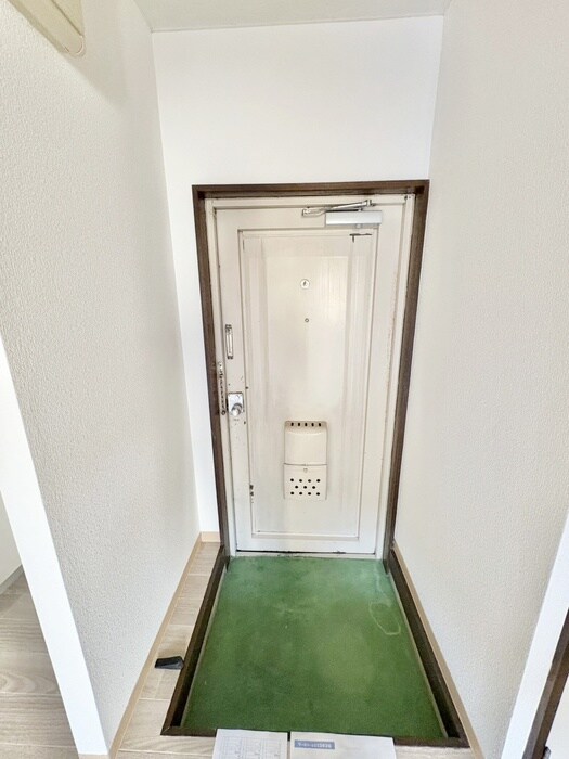 物件内観写真15　(玄関)