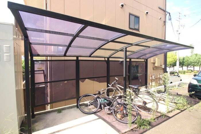 物件外観写真2　(駐輪場)