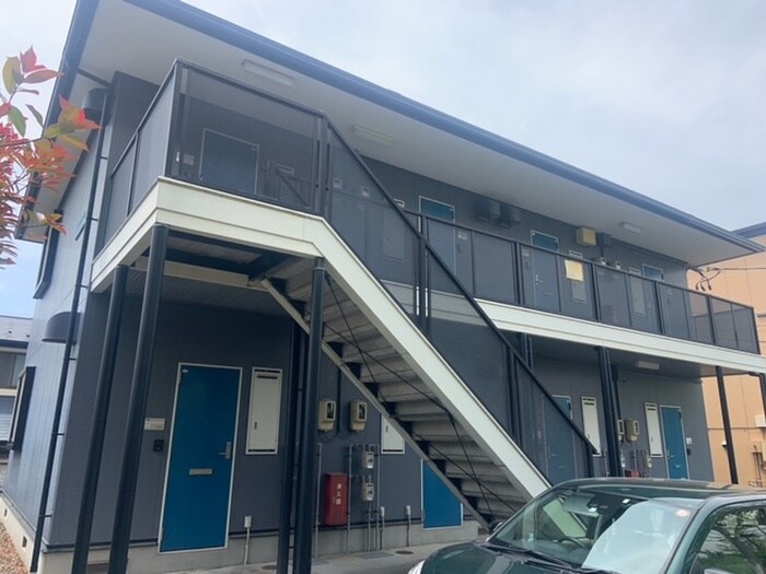 物件外観写真5　(エントランス部分)