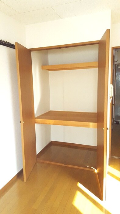 物件内観写真12　(収納)