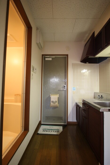 物件内観写真13　(玄関)