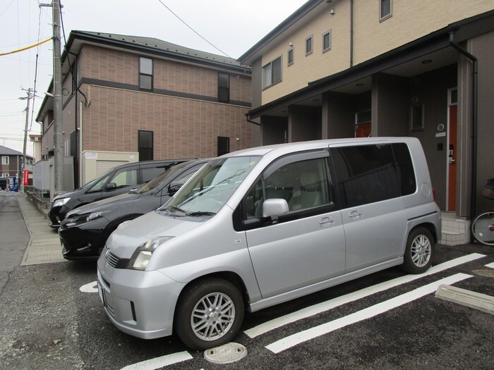 物件外観写真2　(駐車場)