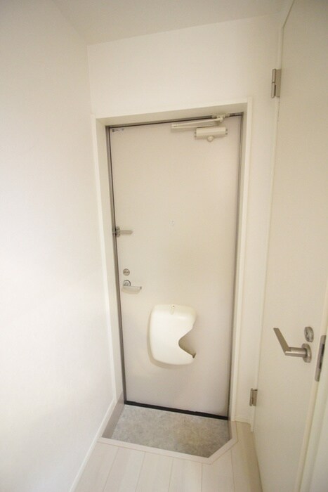 物件内観写真16　(玄関)