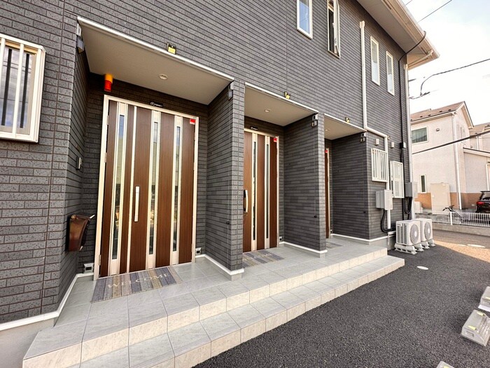 物件外観写真4　(エントランス部分)